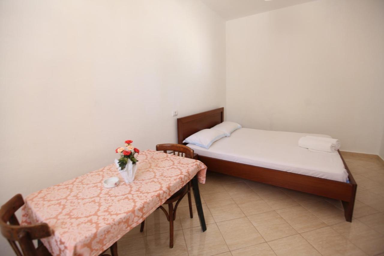 Hotel Lagjini Lukove Ngoại thất bức ảnh