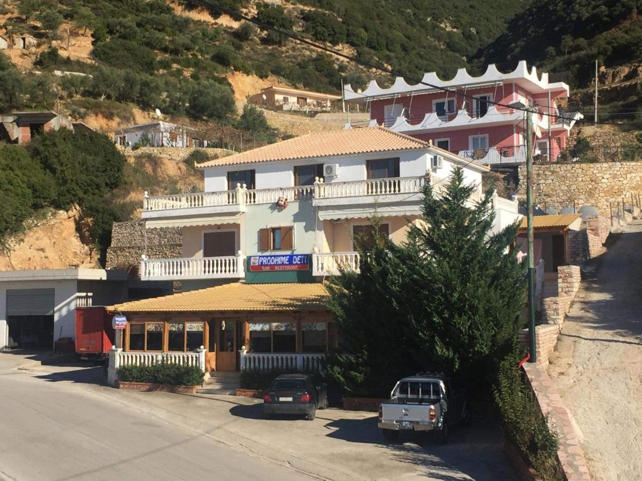 Hotel Lagjini Lukove Ngoại thất bức ảnh