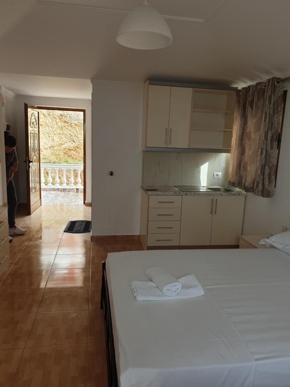 Hotel Lagjini Lukove Ngoại thất bức ảnh