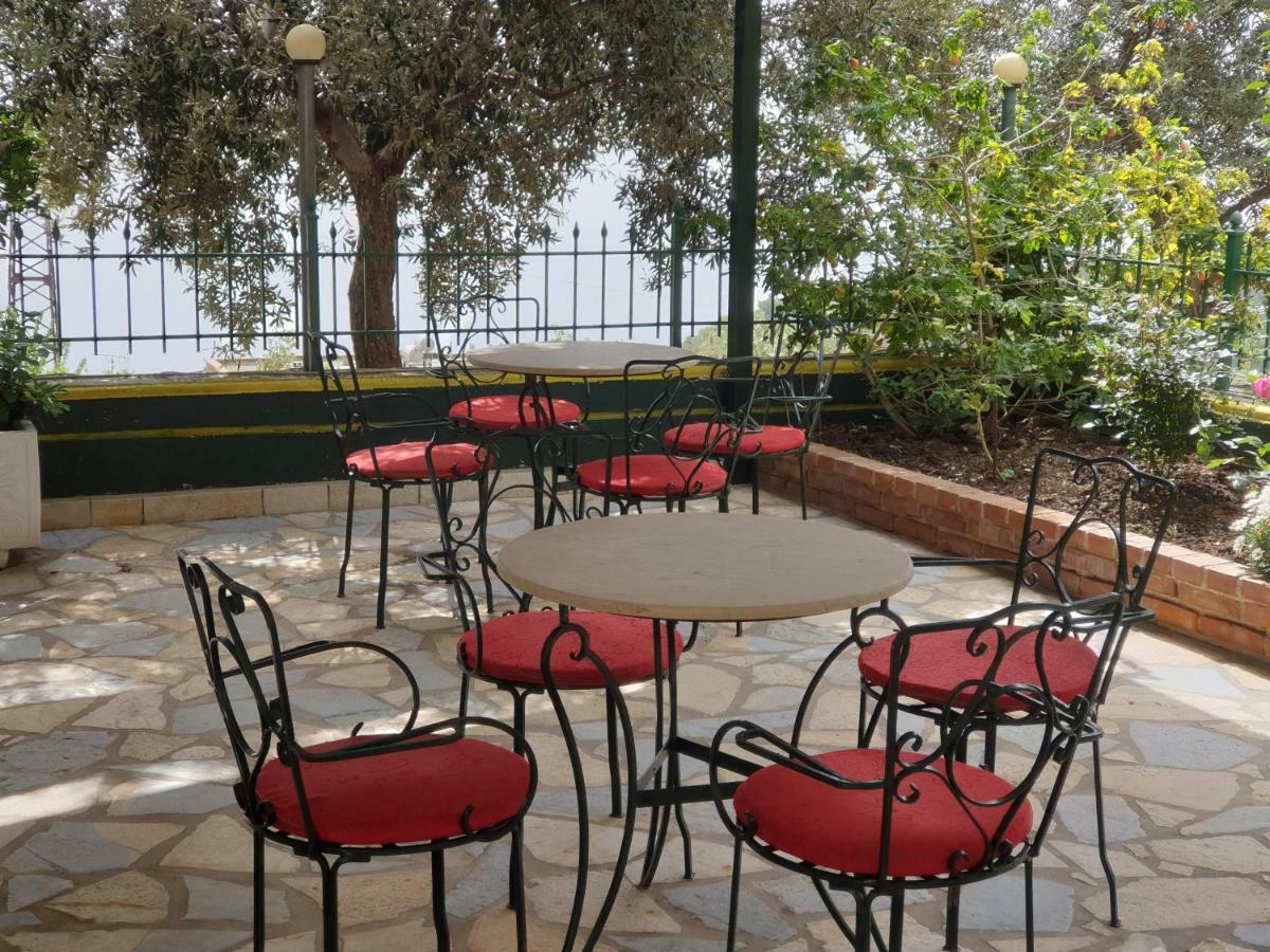 Hotel Lagjini Lukove Ngoại thất bức ảnh